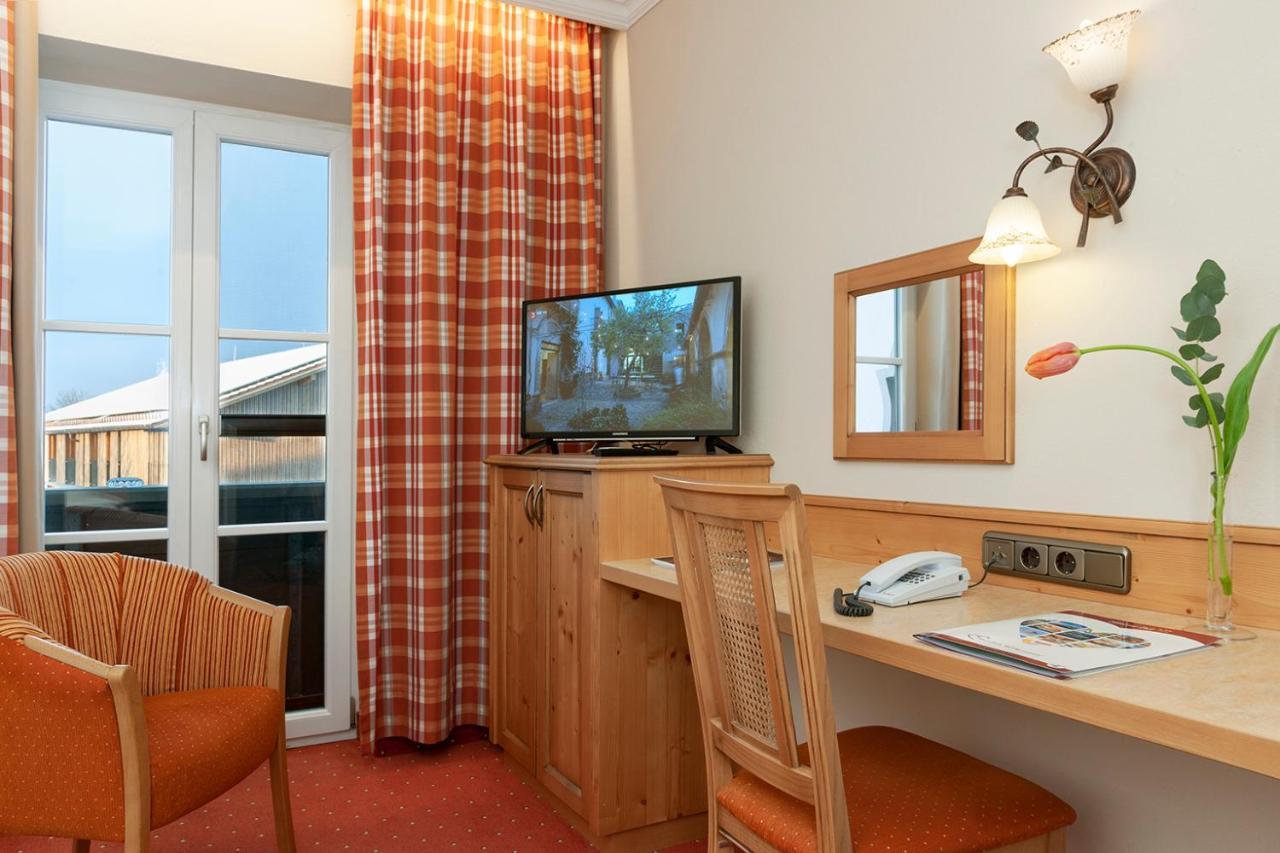 Hotel Zur Post Rohrdorf  Bagian luar foto