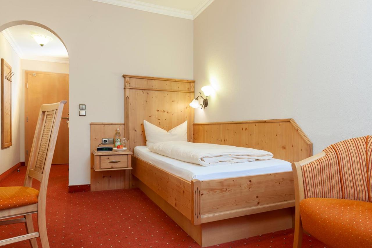 Hotel Zur Post Rohrdorf  Bagian luar foto