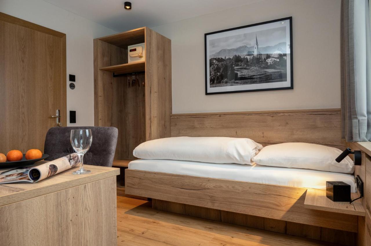 Hotel Zur Post Rohrdorf  Bagian luar foto